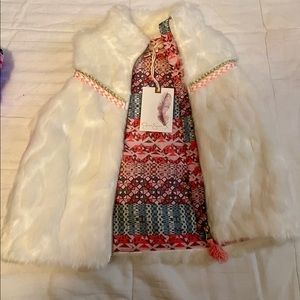 Jessica Simpson vest